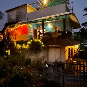 Beachaholic Homestay Bed & Breakfast